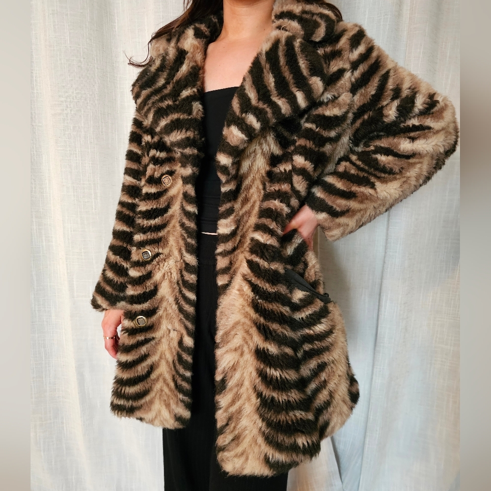 SOLD - Vintage premium label faux fur coat tiger Small